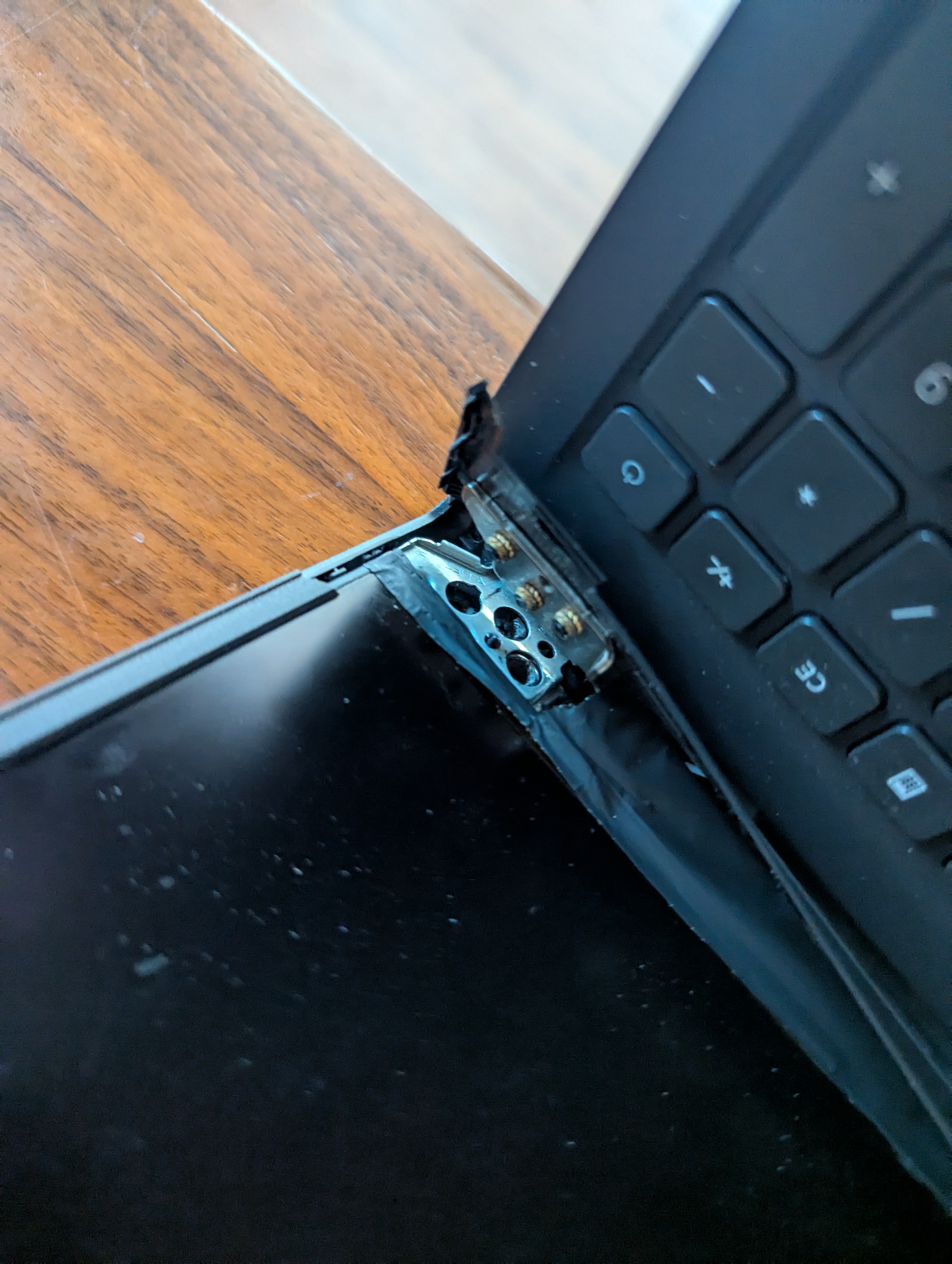 Why Dell Hinges Fail—And How We Fix Them Fast for Hutto & Taylor Residents